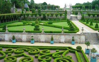 chateau-de-brecy-gardens